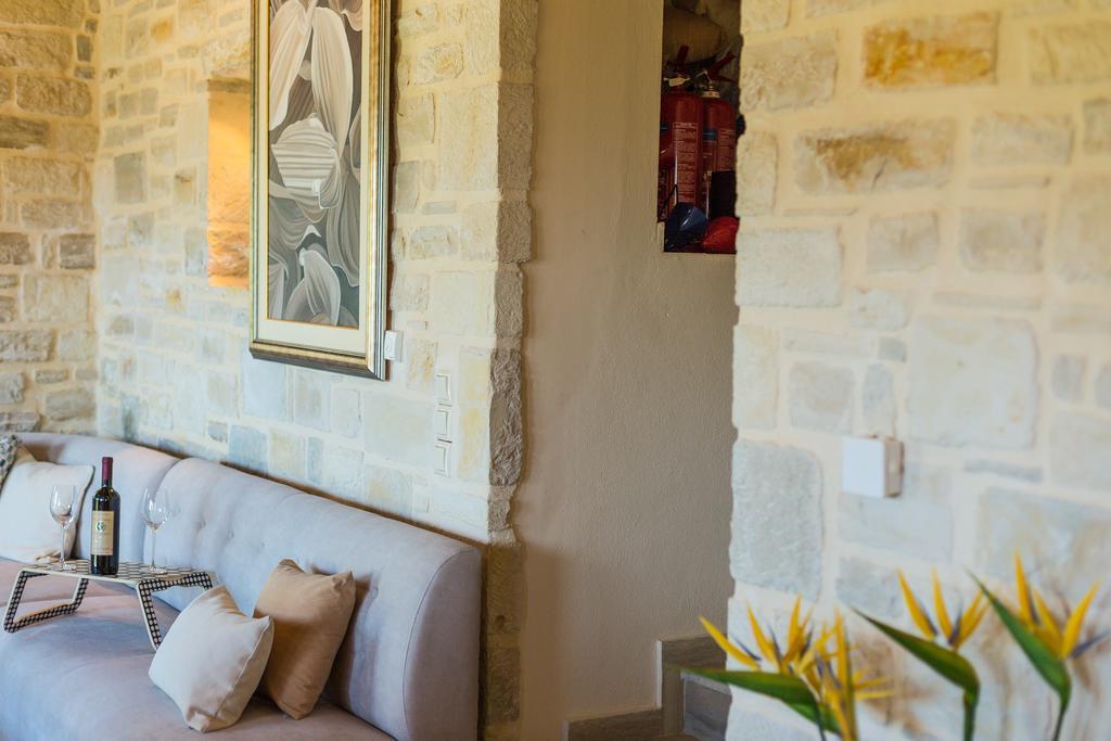 Poseidon Villa, Nestled In The Picturesque South, By Thinkvilla Lefkogeia ภายนอก รูปภาพ