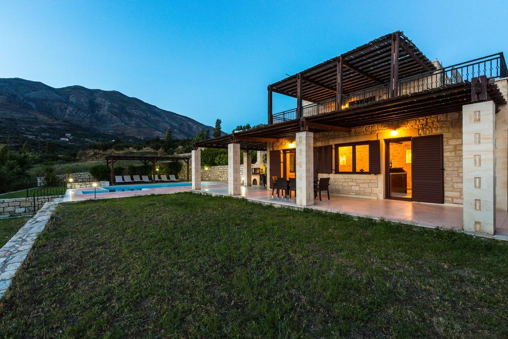 Poseidon Villa, Nestled In The Picturesque South, By Thinkvilla Lefkogeia ภายนอก รูปภาพ